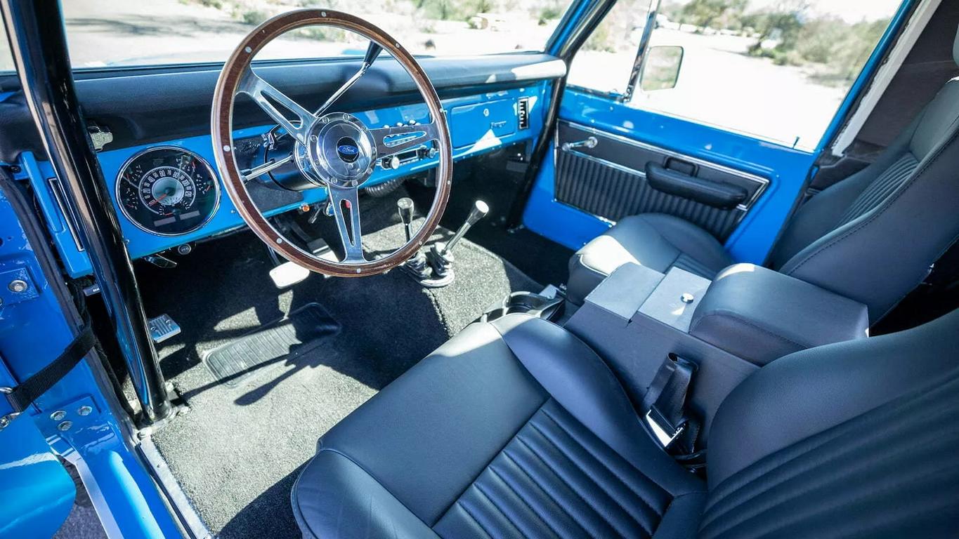 1974 Ford Bronco Restomod Grabber Blue White Tuning Crate Engine 4
