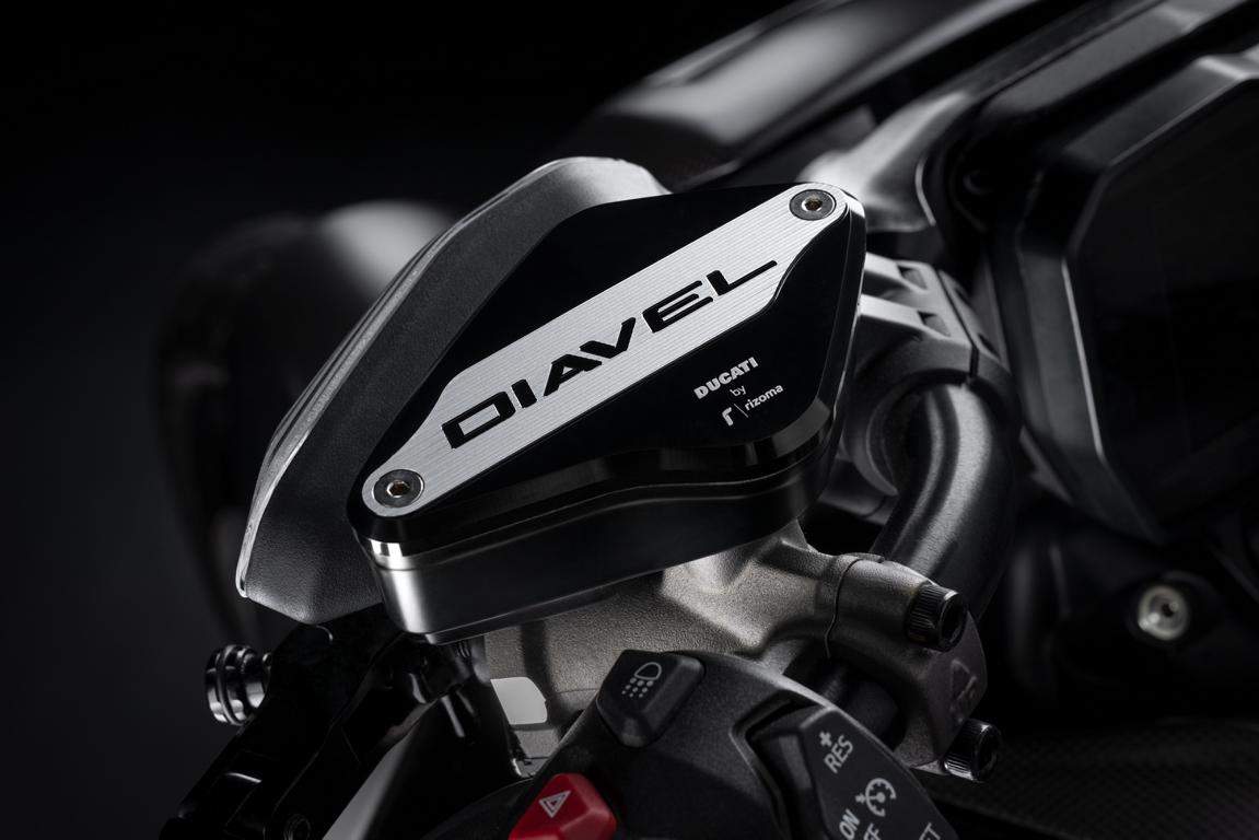 2023 Ducati Performance Zubehoer Diavel V4 9