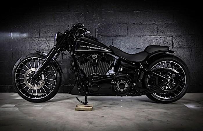 Harley Davidson Breakout Blackhole Melk Tuning 6