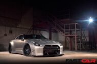 Nissan GT-R R35 with Liberty Walk widebody kit and 800 BHP!