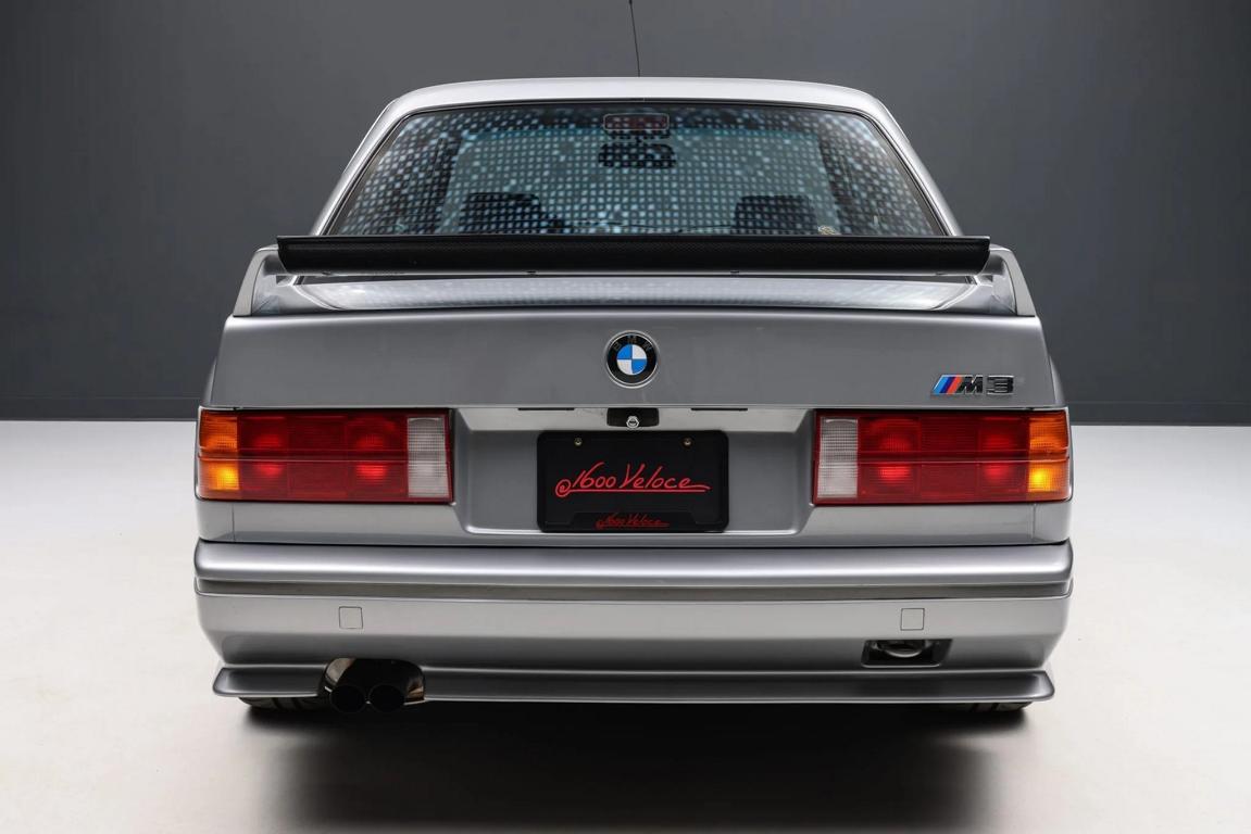 Restomod 1988 BMW E30 M3 jantes alliage BBS 5