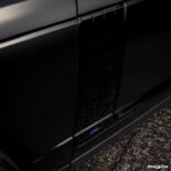 Blauwe details op de Road Show International Range Rover!