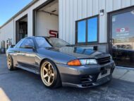 Perfect JDM tuning on the 1990 Nissan Skyline GT-R!
