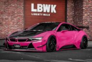 Flitsende hybride: Liberty Walk Widebody BMW i8!