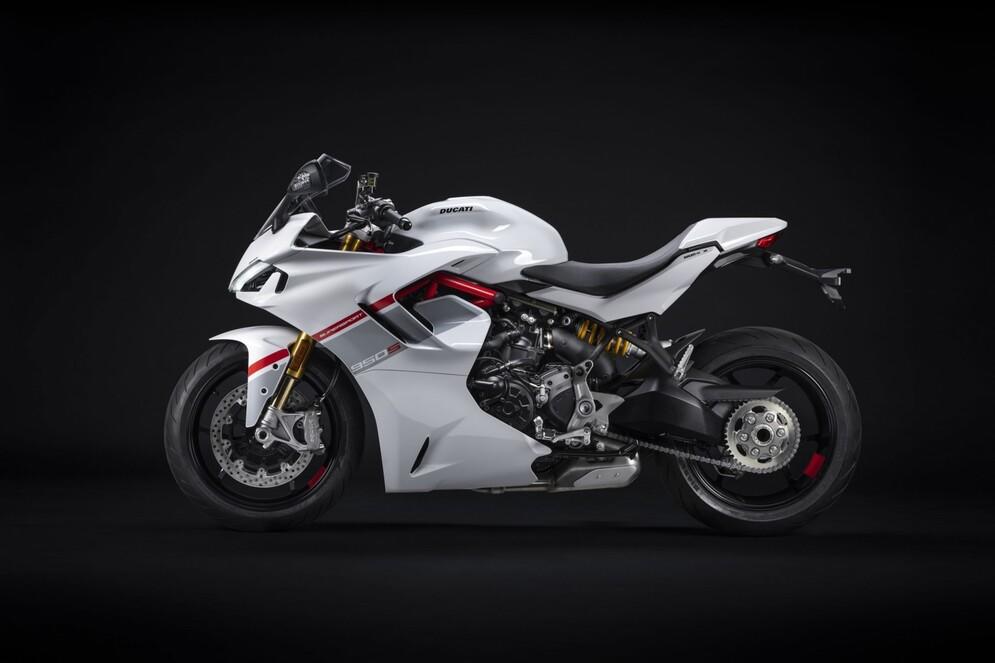 2023 Stripe Livery Ducati SuperSport 950 S 3