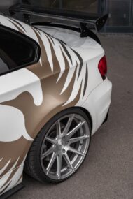 BMW 135i Coupé avec optique Cup sur jantes Project 19 2.0 pouces !