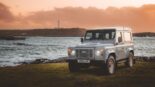 Per festeggiare: Land Rover Defender Works V8 Islay Edition Restomod!