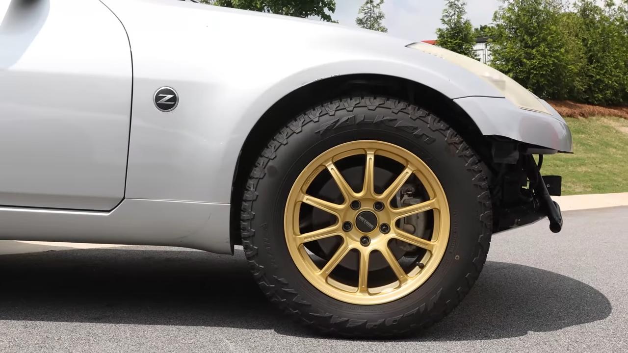 Nissan 350Z with four-wheel drive as an off-road monster!