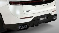 Toyota Crown 2023 du tuner Tom's avec kit carrosserie et échappement sport!