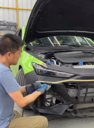 Tuningfout: Chinese racer faalt in zijn poging om een ​​Duitse luxe auto te zijn!