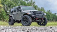 Black Widow Edition Jeep Wrangler for asphalt & terrain!