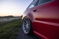 Ein Audi RS4 B5 Avant, der sich abhebt: Die Misano Rote Perle!