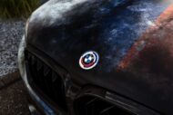 Frustrar como arte: aspecto desgastado de la moderna tecnología del BMW M5.