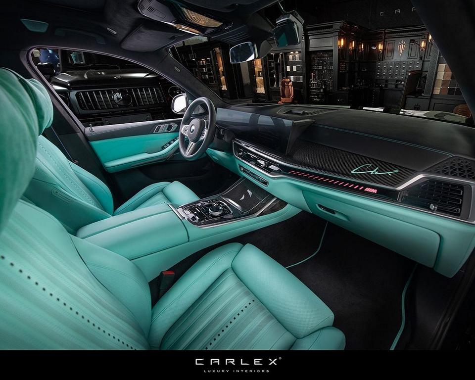 Carlex BMW X7 (G07) ​​: relooking subtil et intérieur menthe !