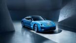 Ding Yi personalizza la Porsche Taycan Turbo S con il proprio dipinto!