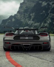 Einzigartigkeit in nacktem Carbon: Drei exklusive Koenigsegg!
