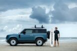 Sylt special model with surfboard: Land Rover Defender 90 Marine Blue Edition