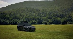 طراز سيلتر الخاص مع لوح ركوب الأمواج: Land Rover Defender 90 Marine Blue Edition