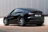 Diversión al volante redefinida: Tesla Model Y con resortes deportivos H&R