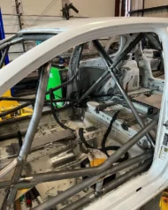 VW Golf GTI & R مع طقم الجسم العريض في مظهر سباق TCR لـ SEMA 2023!