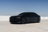 Dark luxury: Vossen's BMW i7 (G70) on 22 inches!