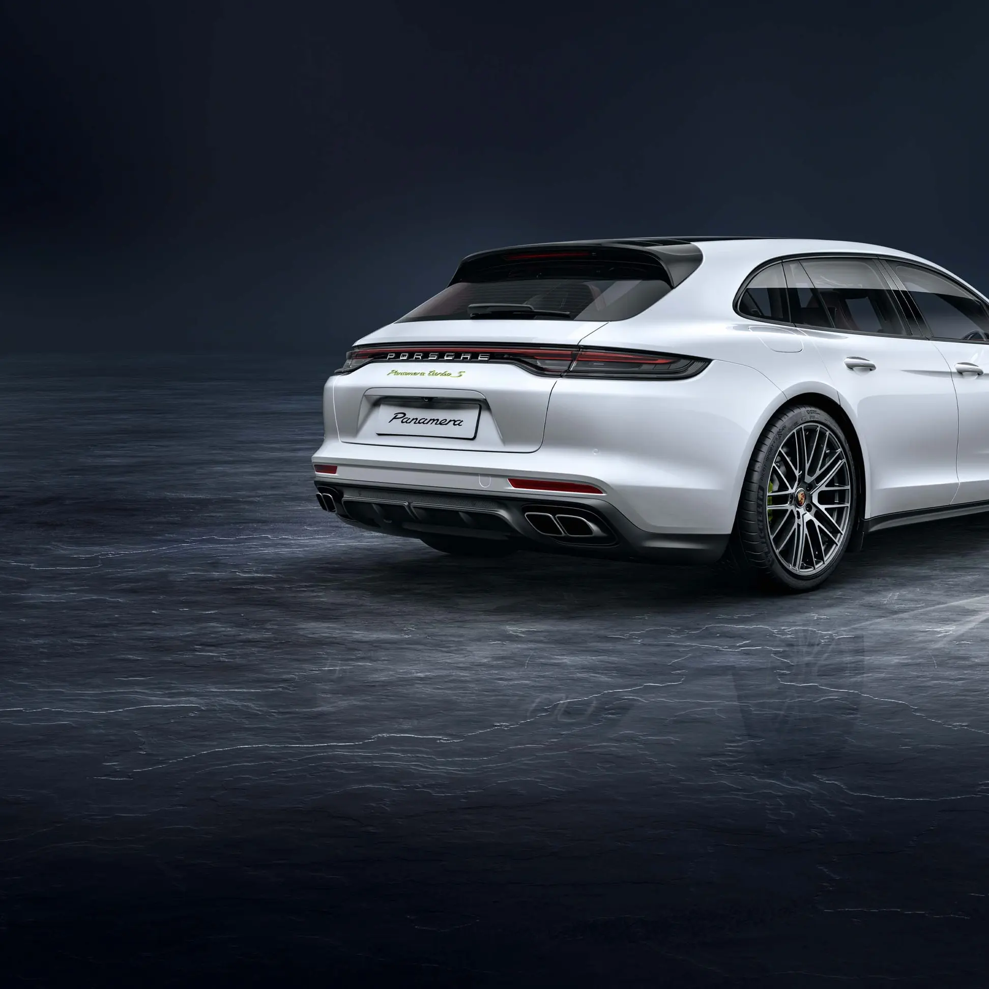 Porsche Panamera S: The sports car for the family!
