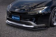 Toyota Prius 2023 con kit carrozzeria Kuhl Racing "KR-60PRR"!