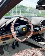 Ferrari Purosangue mit extremer Camouflage-Vollfolierung!