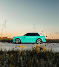 Candy on wheels: 1016 Rolls-Royce Cullinan, which couldn't be sweeter!