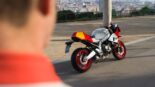 2024 YAMAHA XSR900 GP: نظرة إلى الوراء في عصر سباقات الدراجات النارية!