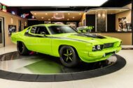 HEMI V8 supercharger in the Sublime Green 1973 Plymouth Road Runner!