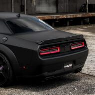 Black Dodge Challenger SRT Demon: de poort naar de hel!