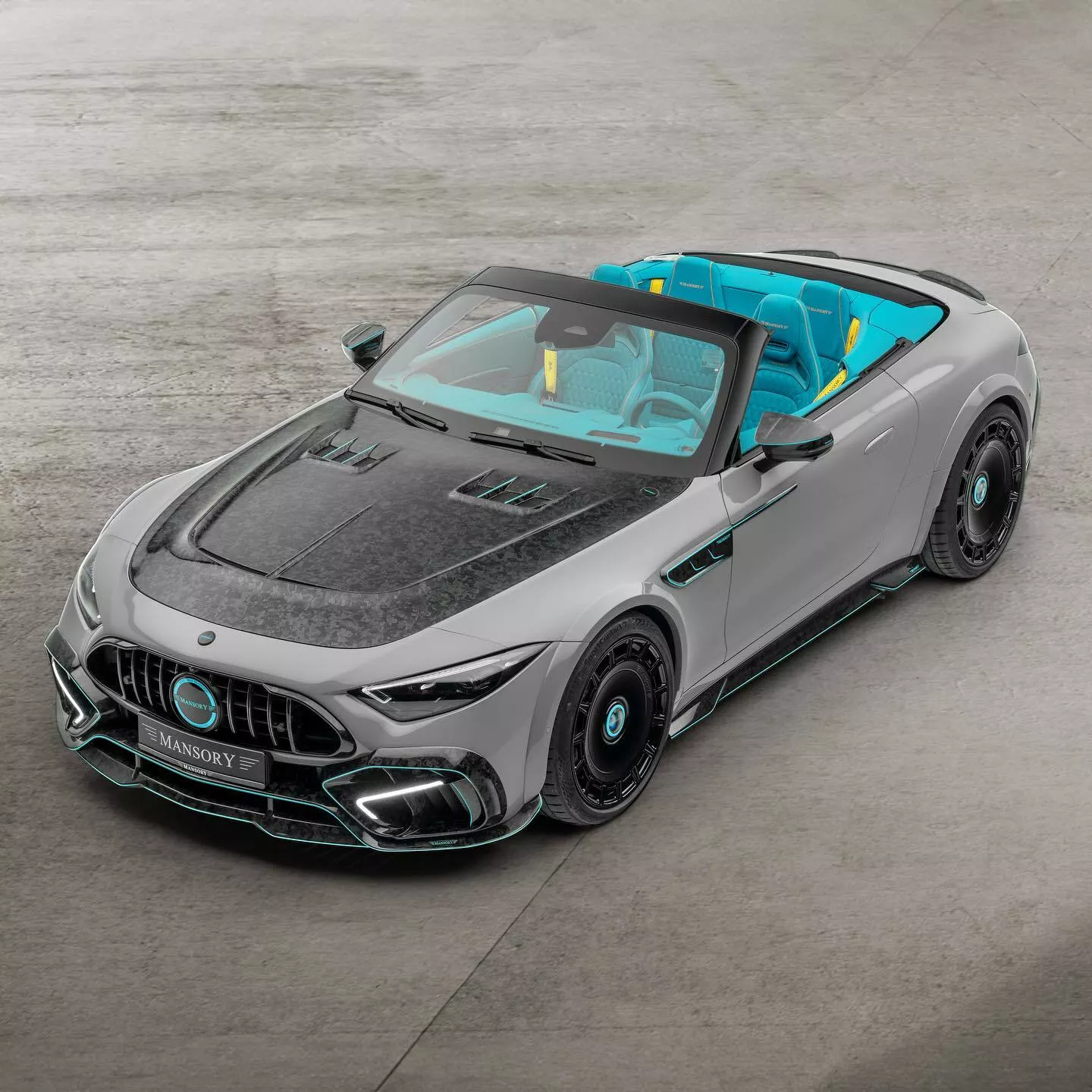 Raffinatezza imponente della Mercedes-AMG SL 63: in grigio & Blu!