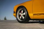 Zanger Porsche 911 in Namibië Geel: Restomod kunstwerk!