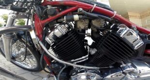 Guide to motorcycle chain care: tensioning, cleaning, lubricating!