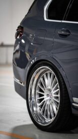 XL SUV & XL wheels: BMW X7 (G07) ​​on 24-inch HRE rims!